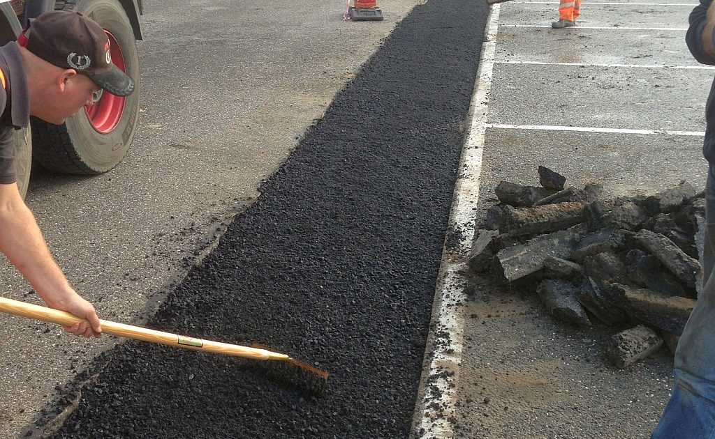 Asfaltwerken bedrijfsterrein